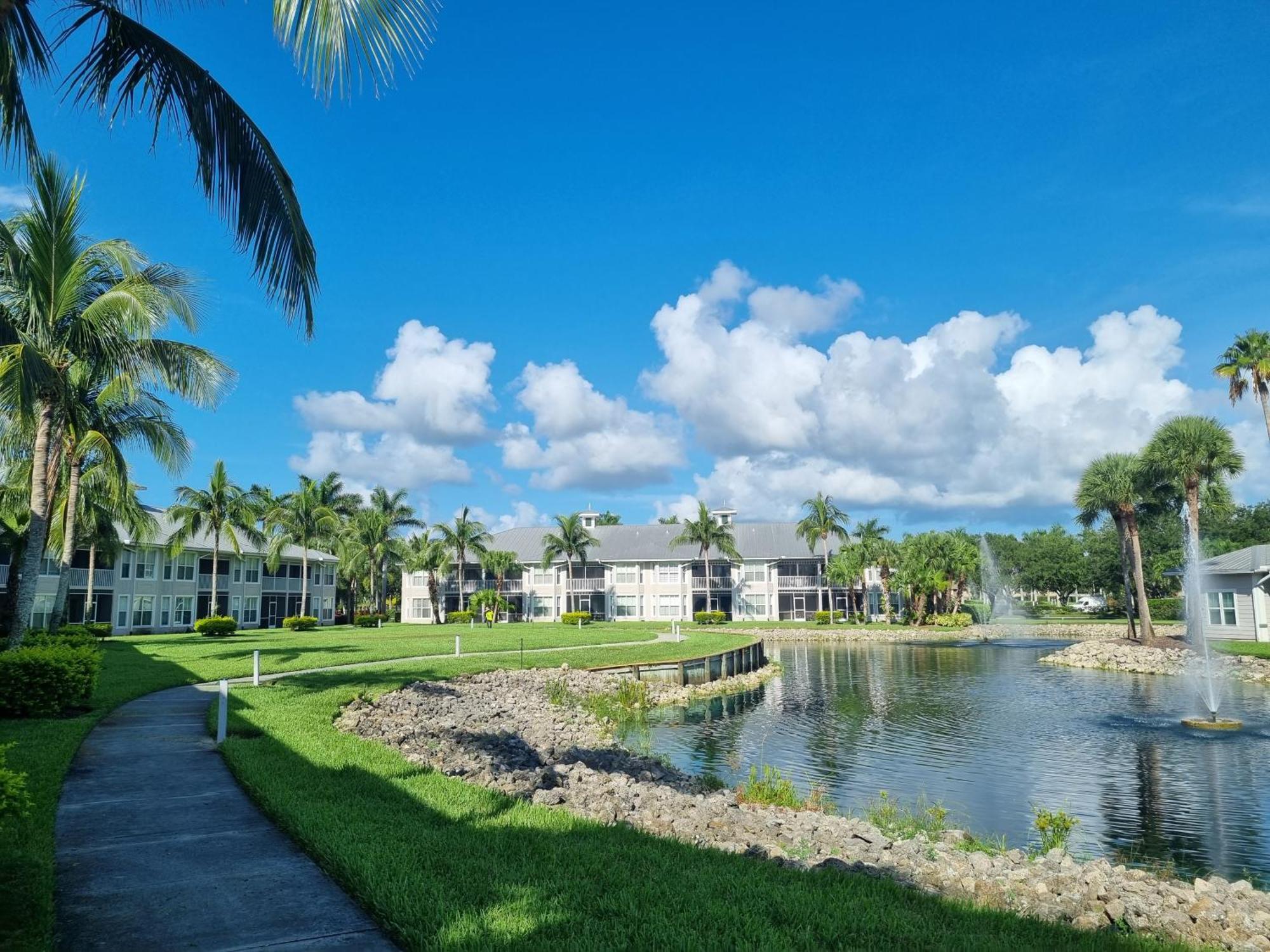 Stunning 2-Bedroom Plus Den Condo In Greenlinks Resort North North Naples Exterior foto